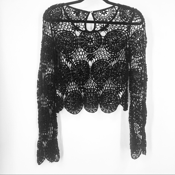 Kendall and Kylie Crochet Bell Sleeve Shirt Small - Picture 4 of 5